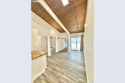 94475 Golf Course Ln, North Bend, OR 97459 - Photo 23