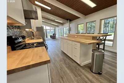 94475 Golf Course Ln, North Bend, OR 97459 - Photo 5