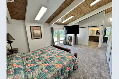94475 Golf Course Ln, North Bend, OR 97459 - Photo 13