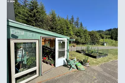 94475 Golf Course Ln, North Bend, OR 97459 - Photo 35