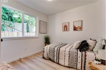 813 Horn Ln, Eugene, OR 97402 - Photo 13