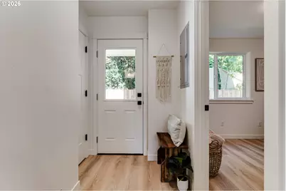 813 Horn Ln, Eugene, OR 97402 - Photo 11