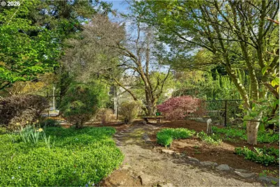 1620 SW Maplecrest Dr, Portland, OR 97219 - Photo 45