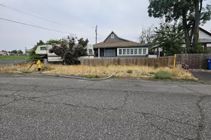512 B St, Umatilla, OR 97882 - Photo 13
