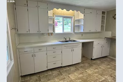 11792 Orchard Ave, Mapleton, OR 97453 - Photo 3