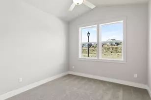 2205 E Juniper Cir, La Center, WA 98629 - Photo 35