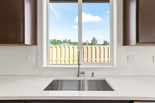 2205 E Juniper Cir, La Center, WA 98629 - Photo 9