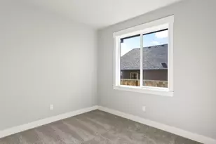 2205 E Juniper Cir, La Center, WA 98629 - Photo 13