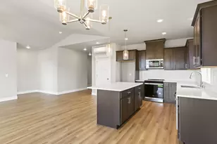 2205 E Juniper Cir, La Center, WA 98629 - Photo 11