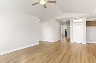 2205 E Juniper Cir, La Center, WA 98629 - Photo 5