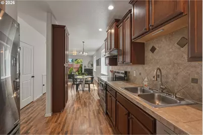 11812 SE Hannah Ln, Portland, OR 97266 - Photo 5