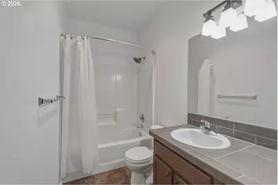 11812 SE Hannah Ln, Portland, OR 97266 - Photo 23