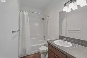 11812 SE Hannah Ln, Portland, OR 97266 - Photo 23