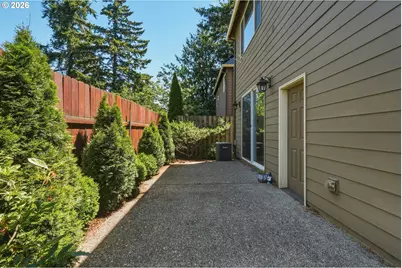 11812 SE Hannah Ln, Portland, OR 97266 - Photo 27