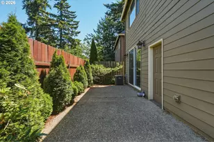 11812 SE Hannah Ln, Portland, OR 97266 - Photo 27