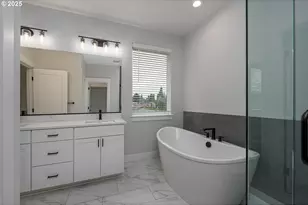 15241 S E Towers Ter, Milwaukie, OR 97267 - Photo 17