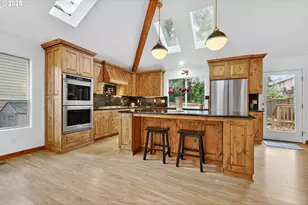 15100 SW Gull Dr, Beaverton, OR 97007 - Photo 5