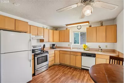 2710 SE 138th Ave #47, Portland, OR 97236 - Photo 9