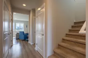 8827 N 1st Cir, Ridgefield, WA 98642 - Photo 5