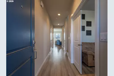 8827 N 1st Cir, Ridgefield, WA 98642 - Photo 3