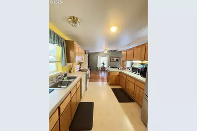 510 Patrick Loop, Cottage Grove, OR 97424 - Photo 9