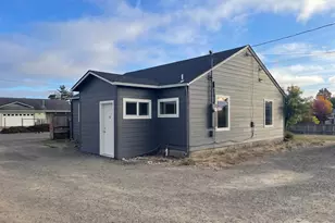 1699 Pine St, Florence, OR 97439 - Photo 7