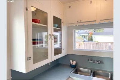 1699 Pine St, Florence, OR 97439 - Photo 13