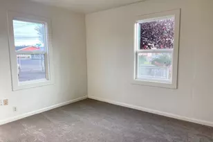 1699 Pine St, Florence, OR 97439 - Photo 17