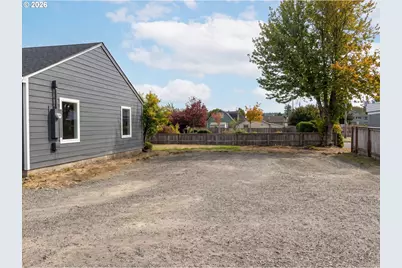 1699 Pine St, Florence, OR 97439 - Photo 5