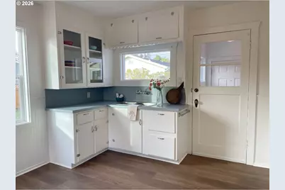 1699 Pine St, Florence, OR 97439 - Photo 15