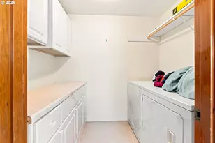 828 Oregon Way, Woodburn, OR 97071 - Photo 23