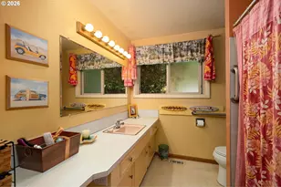 13900 Sundeleaf Dr, Lake Oswego, OR 97034 - Photo 23