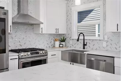 3817 NE 11th Ave, Portland, OR 97212 - Photo 9