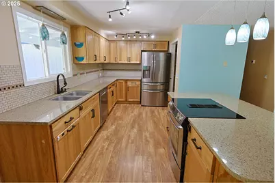 60031 Fairview Rd, Coquille, OR 97423 - Photo 7