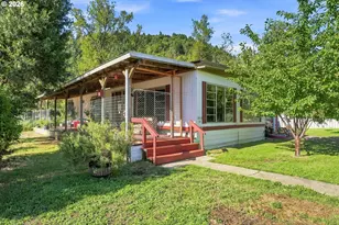 754 S Main St, Canyonville, OR 97417 - Photo 1