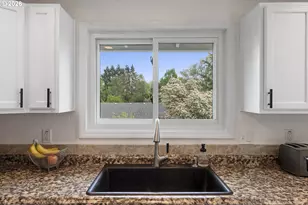 8610 SW Indian Hill Ln, Beaverton, OR 97008 - Photo 15
