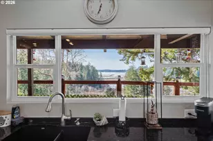 94532 Golf Course Ln, North Bend, OR 97459 - Photo 15