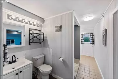 94532 Golf Course Ln, North Bend, OR 97459 - Photo 31