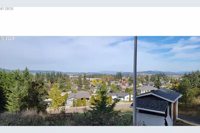 1 Queens Ave, Creswell, OR 97426 - Photo 3