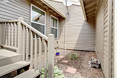 12712 SW Barberry Dr, Beaverton, OR 97008 - Photo 5