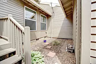 12712 SW Barberry Dr, Beaverton, OR 97008 - Photo 3