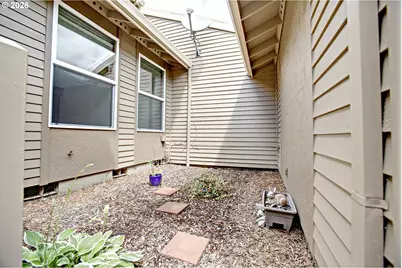 12712 SW Barberry Dr, Beaverton, OR 97008 - Photo 7