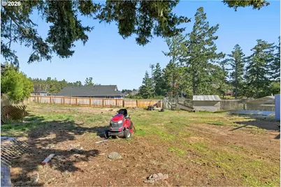 1589 Seagate Ave, Coos Bay, OR 97420 - Photo 39