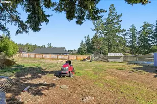 1589 Seagate Ave, Coos Bay, OR 97420 - Photo 39