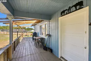 1589 Seagate Ave, Coos Bay, OR 97420 - Photo 7