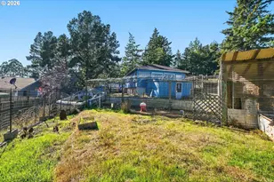 1589 Seagate Ave, Coos Bay, OR 97420 - Photo 35