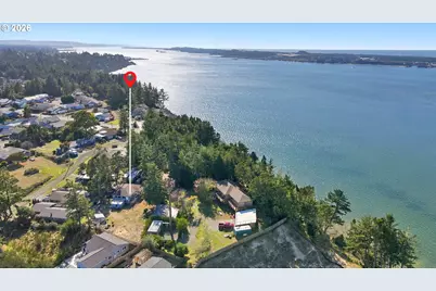 1589 Seagate Ave, Coos Bay, OR 97420 - Photo 3