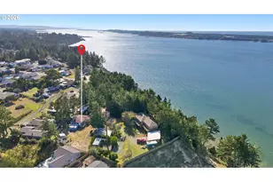 1589 Seagate Ave, Coos Bay, OR 97420 - Photo 3