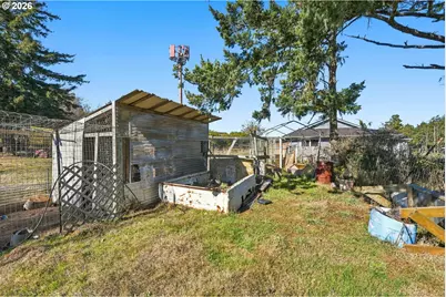 1589 Seagate Ave, Coos Bay, OR 97420 - Photo 37