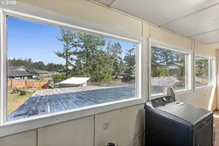 1589 Seagate Ave, Coos Bay, OR 97420 - Photo 29